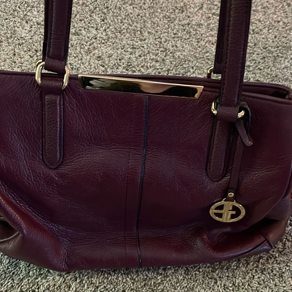 GIANI Bernini beautiful all leather handbag. Like new.